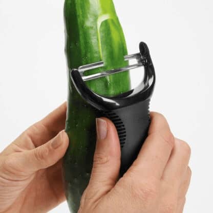 חיפשתם קולפן איכותי ונוח לשימוש, קולפן OXO Y הוא המוצר בשבילכם